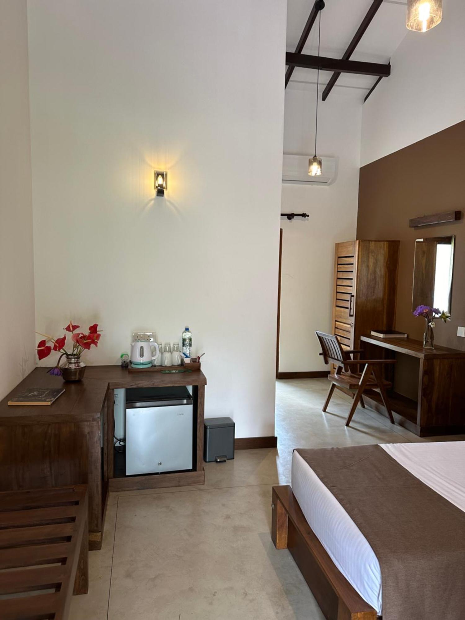 Hotel Heladiv Anuradhapura Eksteriør billede