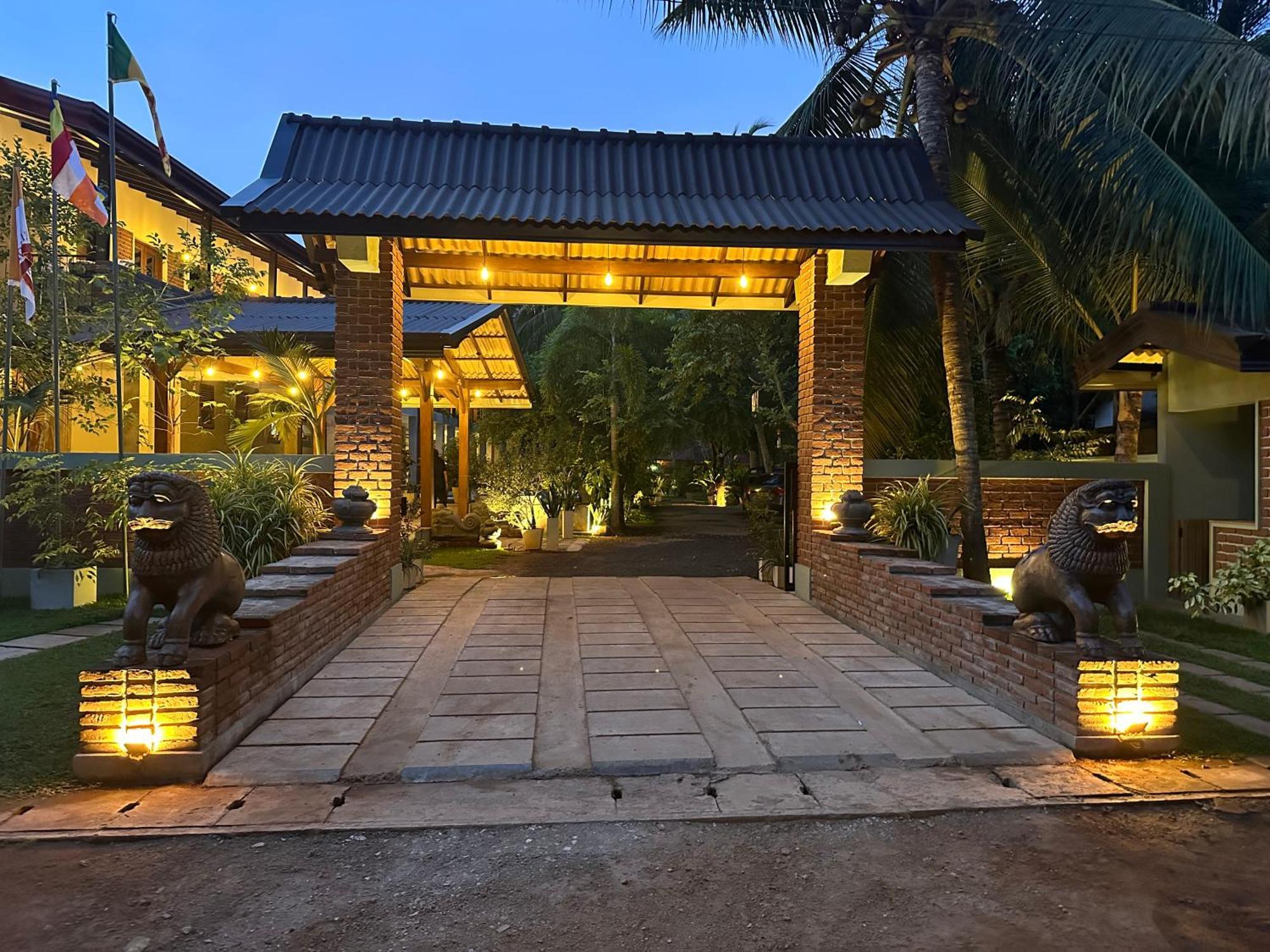 Hotel Heladiv Anuradhapura Eksteriør billede