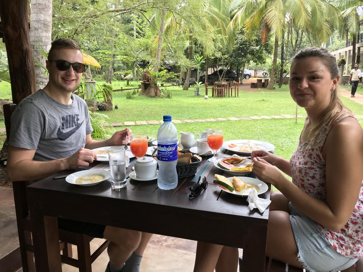 Hotel Heladiv Anuradhapura Eksteriør billede