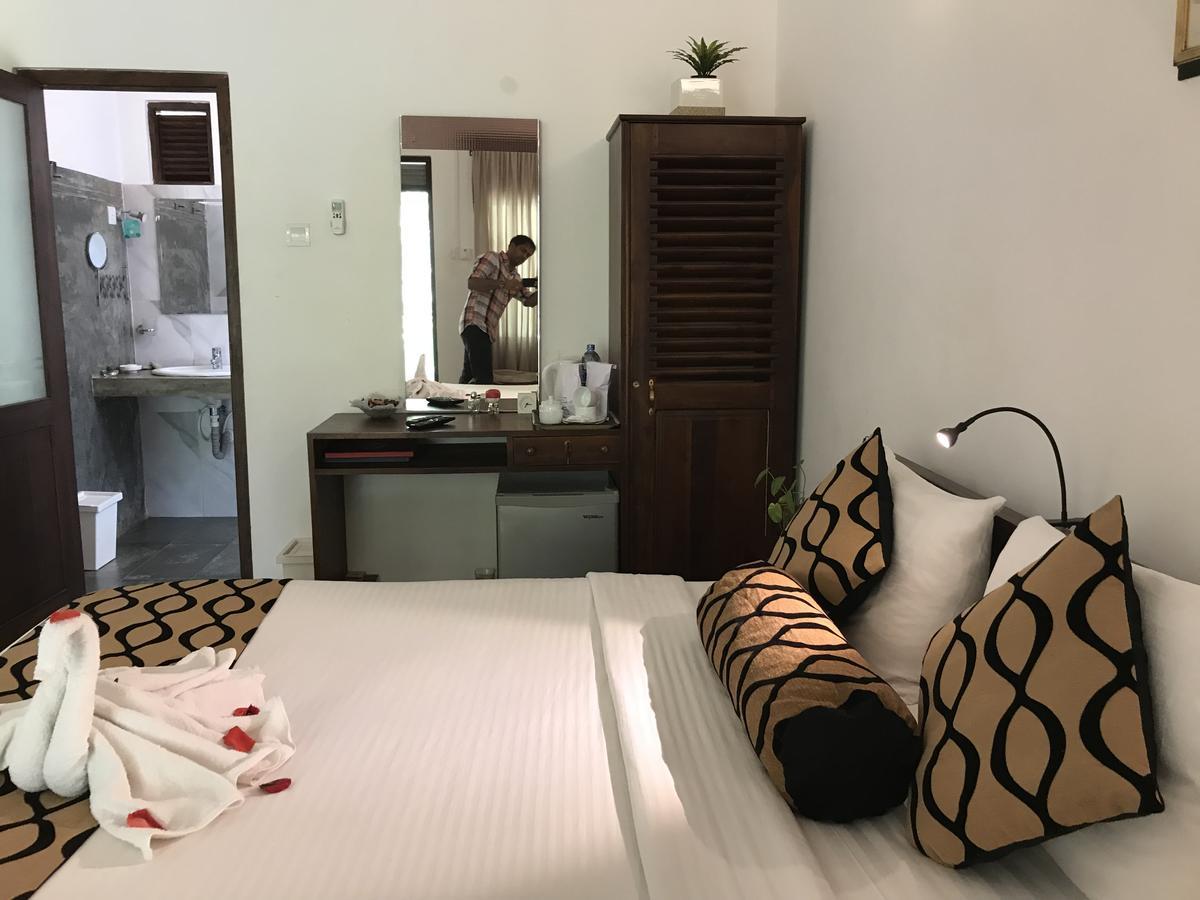 Hotel Heladiv Anuradhapura Eksteriør billede